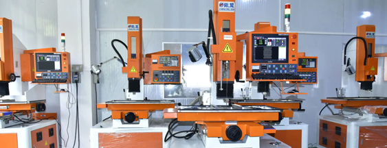 在穿孔機(jī)開(kāi)洞時(shí)，生產(chǎn)加工速度比原先慢的緣故